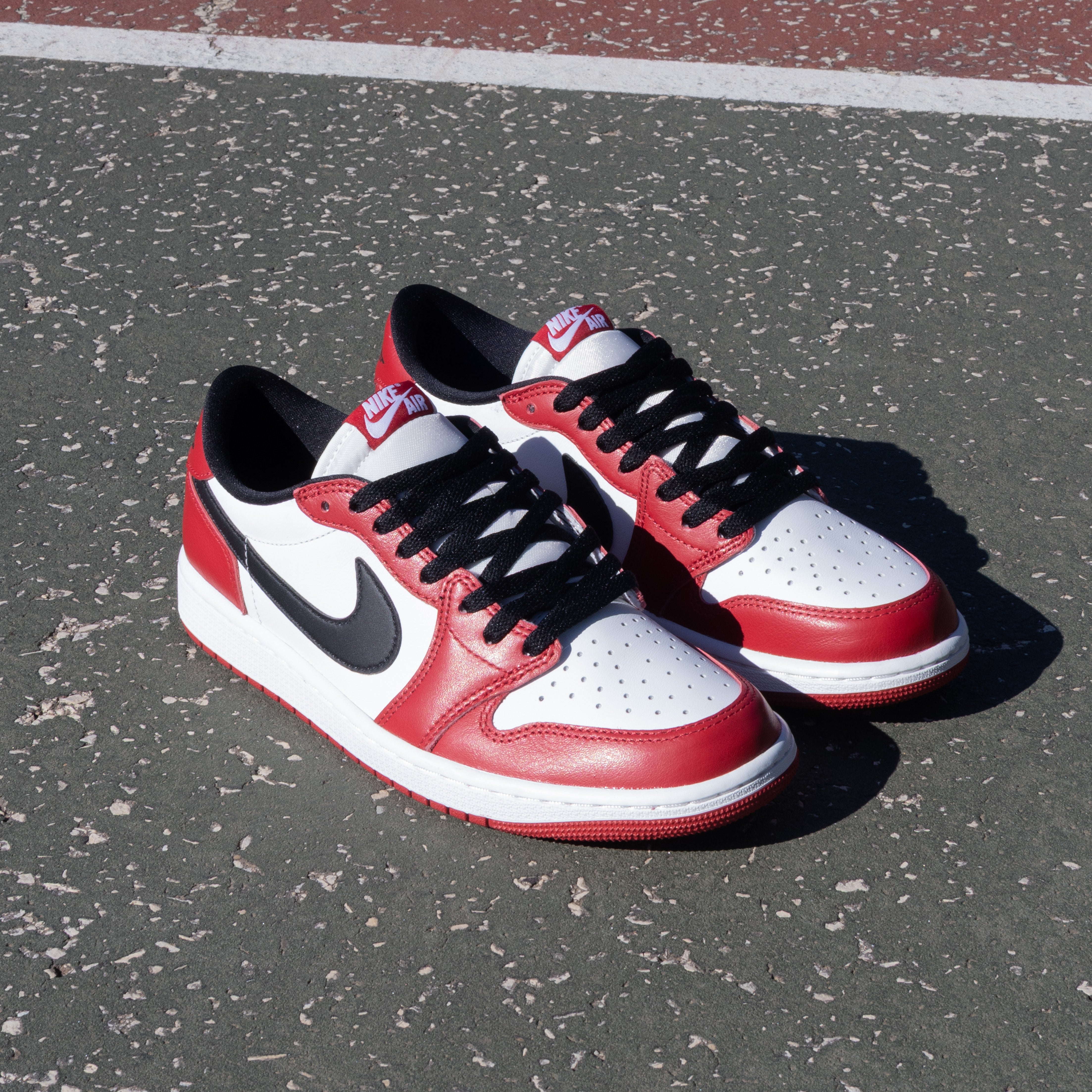 AIR JORDAN 1 RETRO LOW 