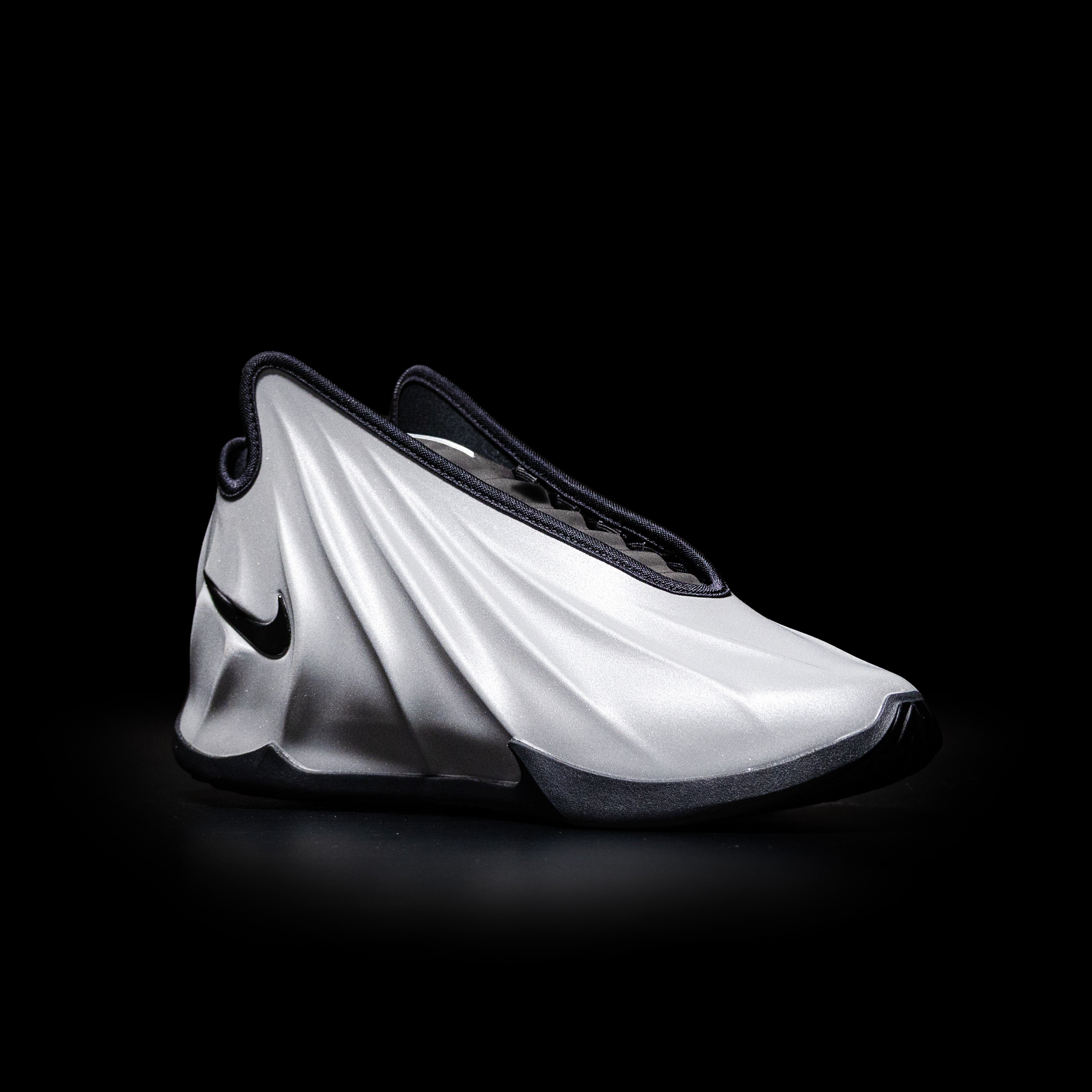 NIKE G.T. FUTURE - METALLIC SILVER QUICKSTRIKE – Saint Alfred