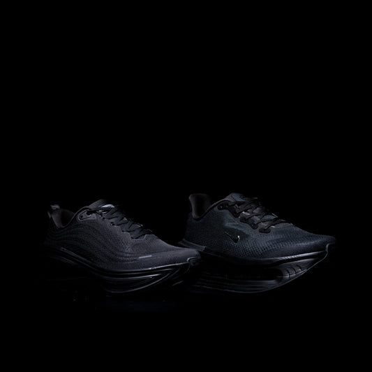 NIKE VOMERO "BLACK" QUICKSTRIKE