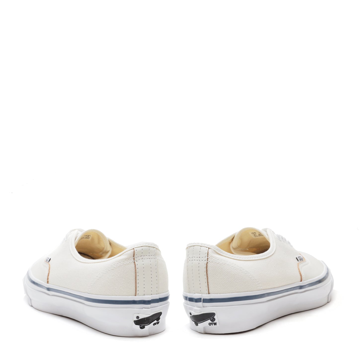 OTW AUTHENTIC 44 SIPED VIBRAM - Saint Alfred