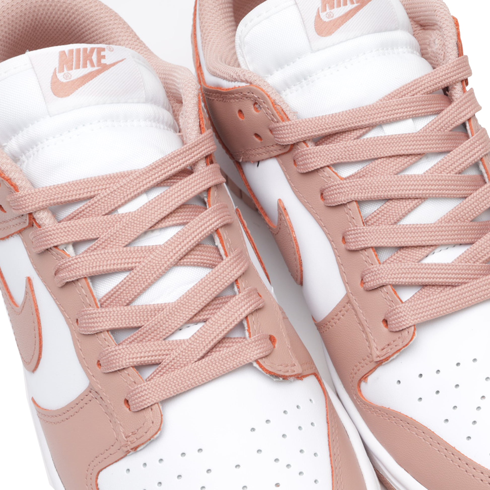 WMNS DUNK LOW – Saint Alfred